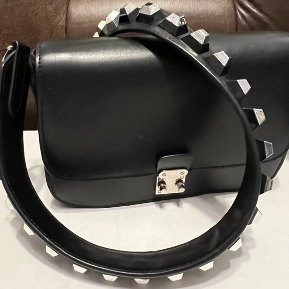 KC JAGGER Black & Silver Studded Leather Crossbody Bag - Picture 11 of 11